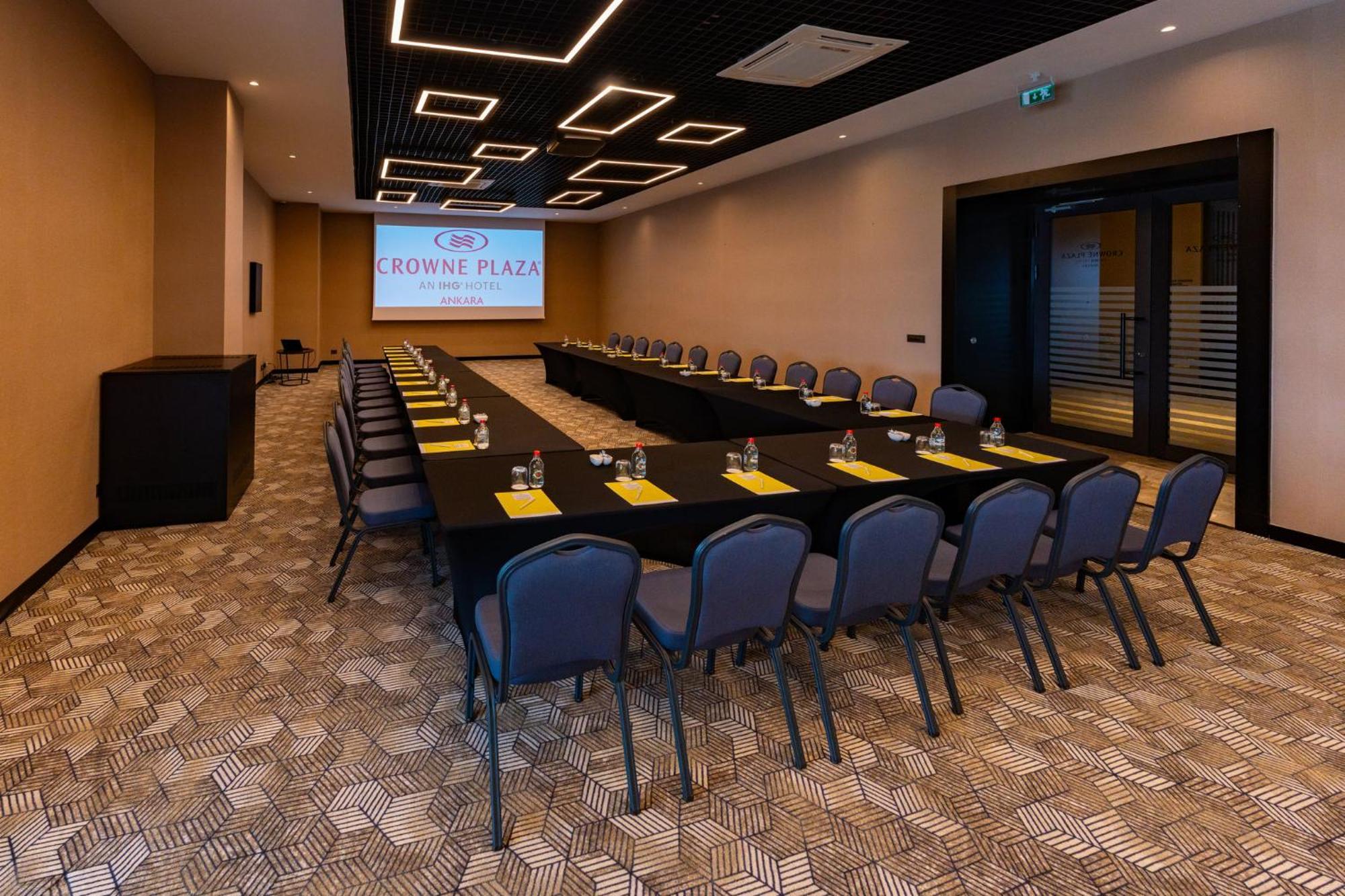 Crowne Plaza Ankara By Ihg Hotel Exterior foto
